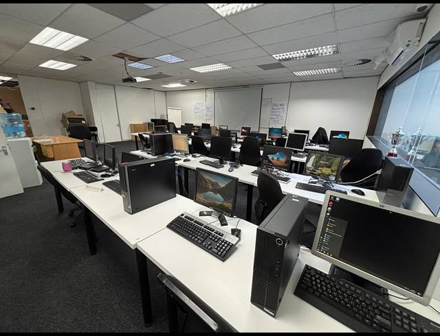 1,468M² OFFICE TO LET IN CAPE TOWN CITY CENTRE